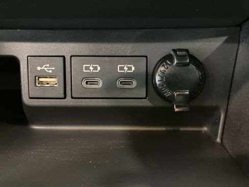 Used 2023 Toyota Highlander XLE image 20