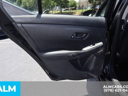 Used 2024 Nissan Sentra SV FWD image 17
