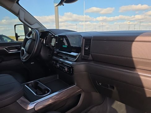 Used 2024 Chevrolet Silverado 3500 LTZ w/ LTZ Texas Edition image 19