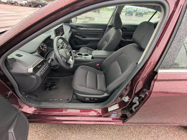 Used 2023 Nissan Altima 2.5 SV w/ SV Premium Package FWD image 12