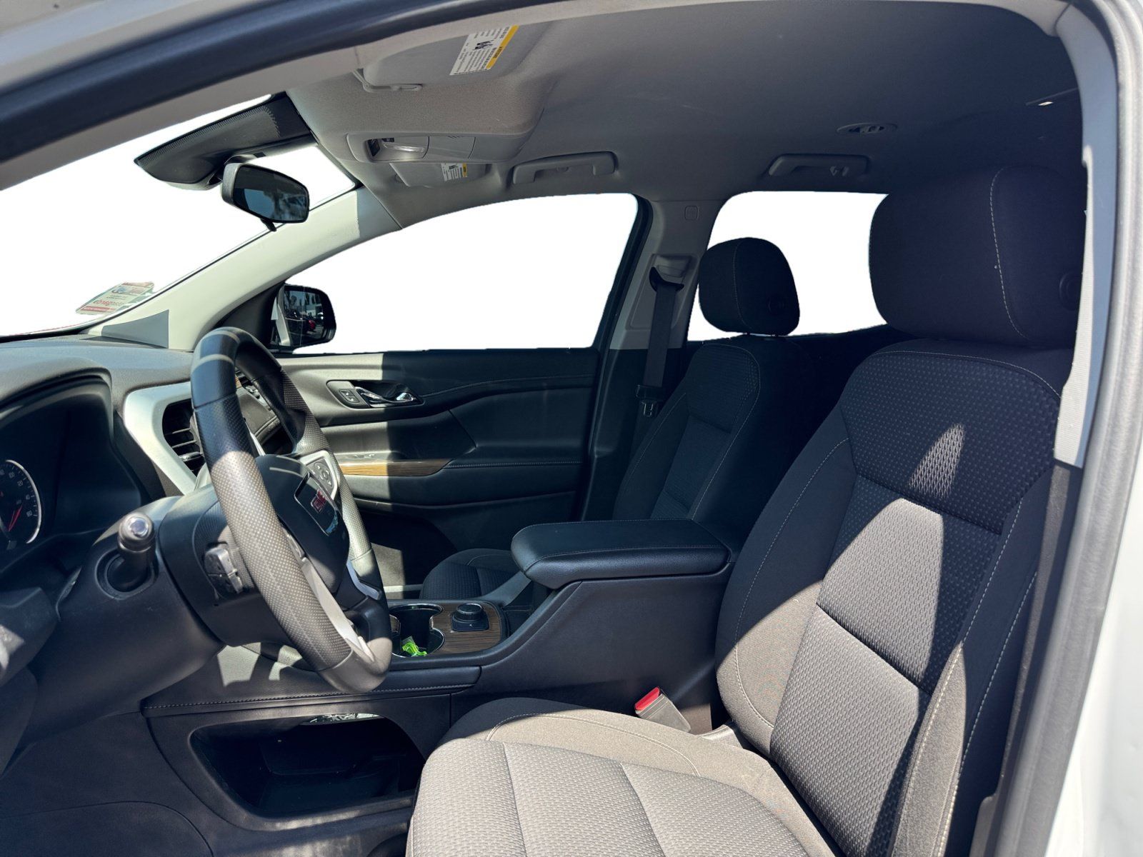 Used 2022 GMC Acadia SLE FWD image 9