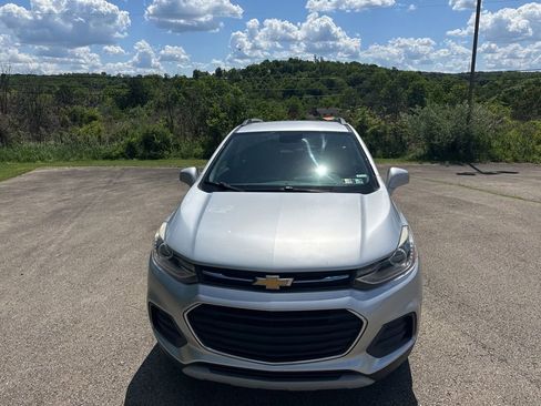 Used 2018 Chevrolet Trax LT w/ LT Convenience Package AWD/4WD image 8