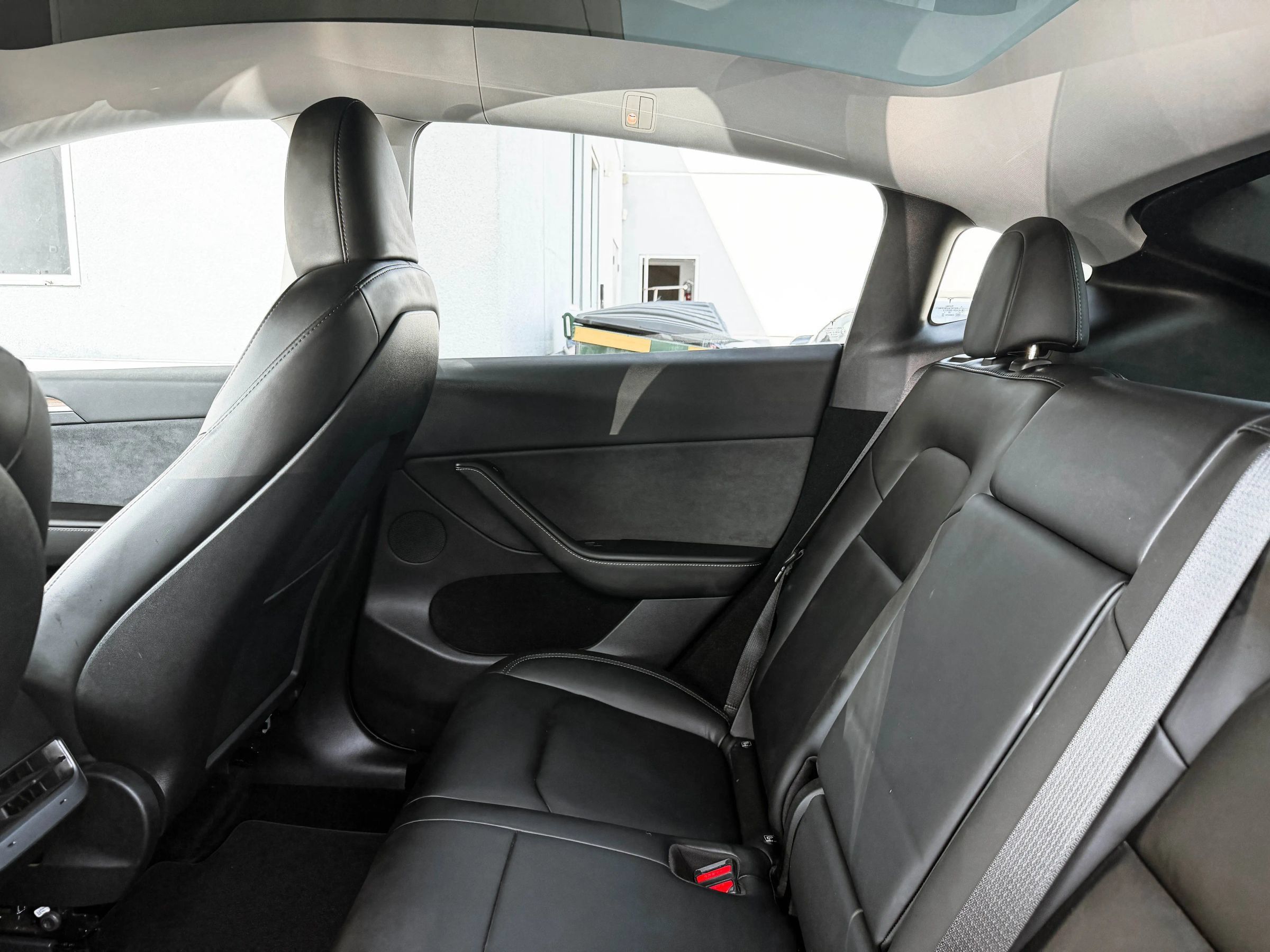 Used 2023 Tesla Model Y Long Range AWD/4WD image 23