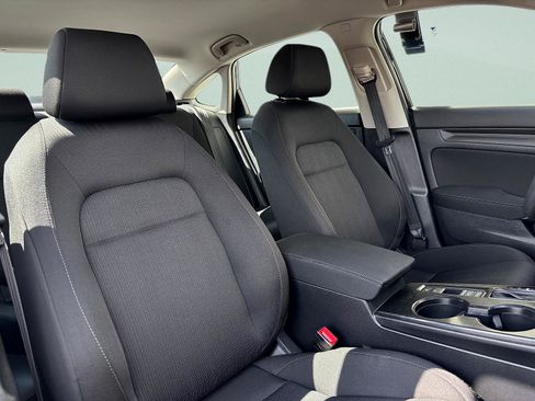 Certified 2025 Honda Civic LX image 30