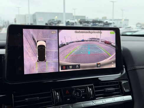 New 2026 Nissan Pathfinder Platinum FWD image 29