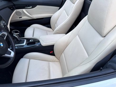 Used 2016 BMW Z4 sDrive28i RWD image 3