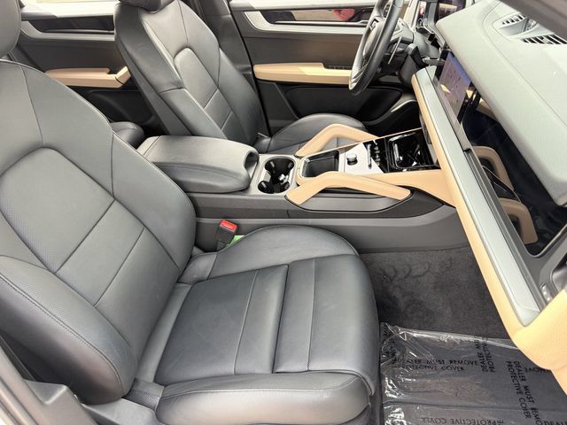 Used 2024 Porsche Cayenne AWD/4WD image 21