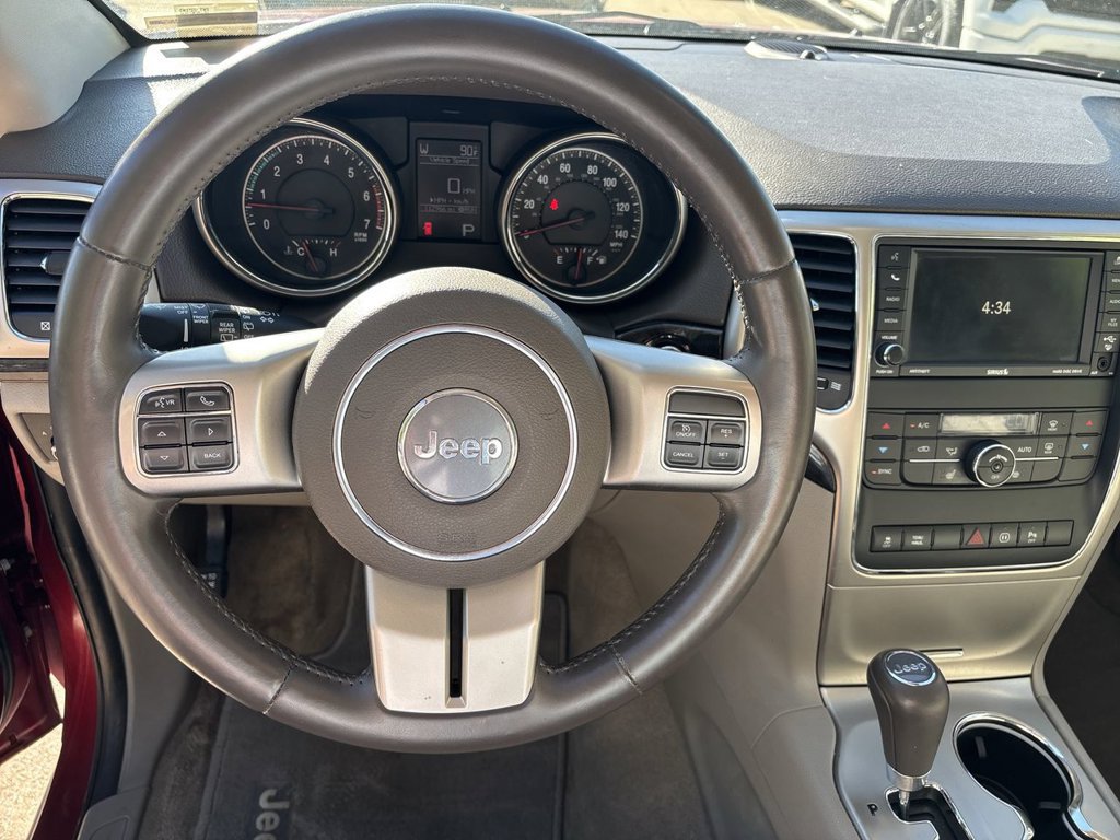 Used 2012 Jeep Grand Cherokee Laredo AWD/4WD image 16