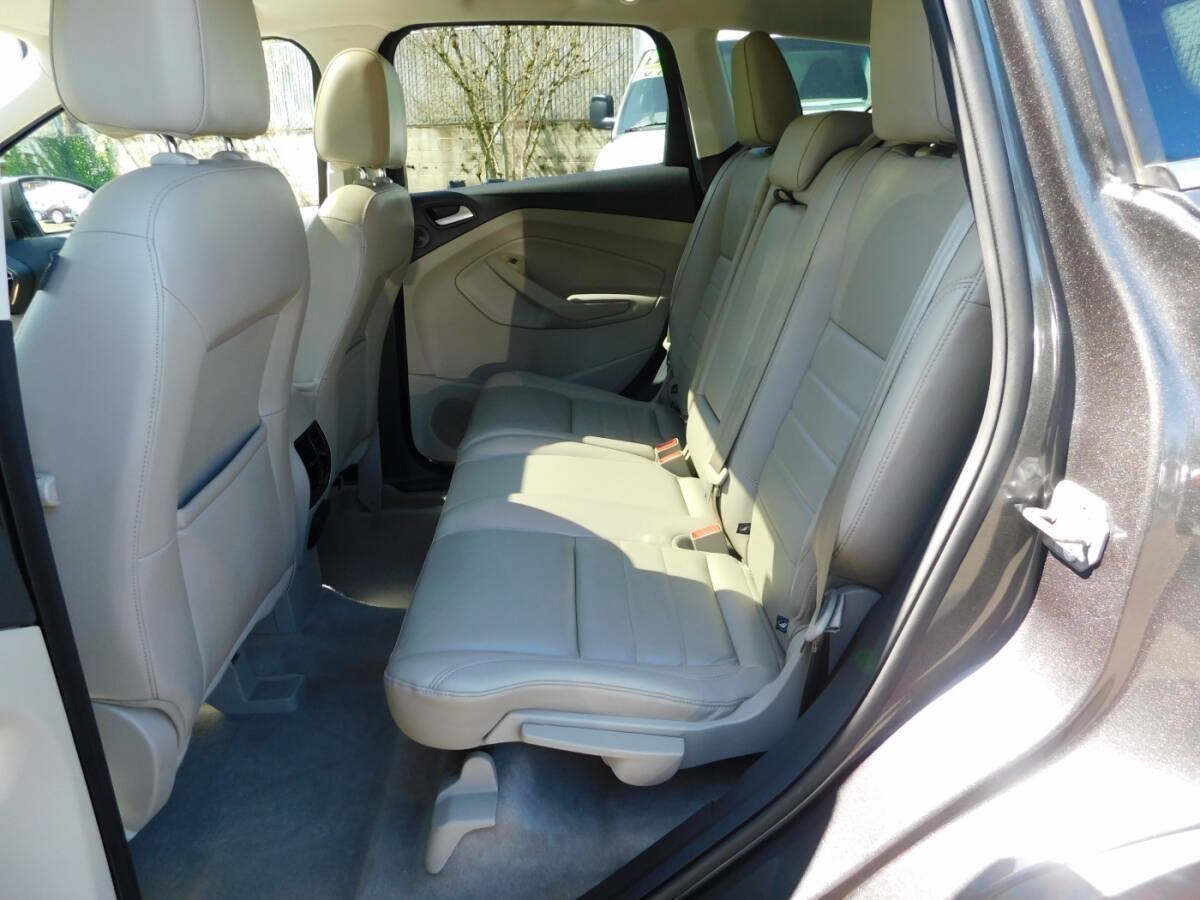 Used 2016 Ford Escape Titanium w/ Equipment Group 301A AWD/4WD image 7