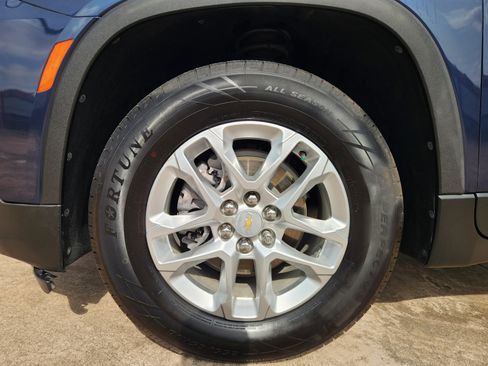 Certified 2023 Chevrolet Traverse LS FWD image 11