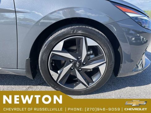 Used 2023 Hyundai Elantra Limited FWD image 45