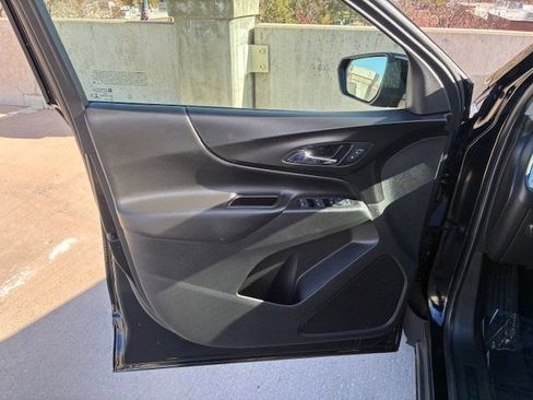 Used 2022 Chevrolet Equinox LT image 10