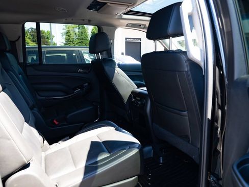 Used 2019 GMC Yukon XL SLT w/ Open Road Package AWD/4WD image 25