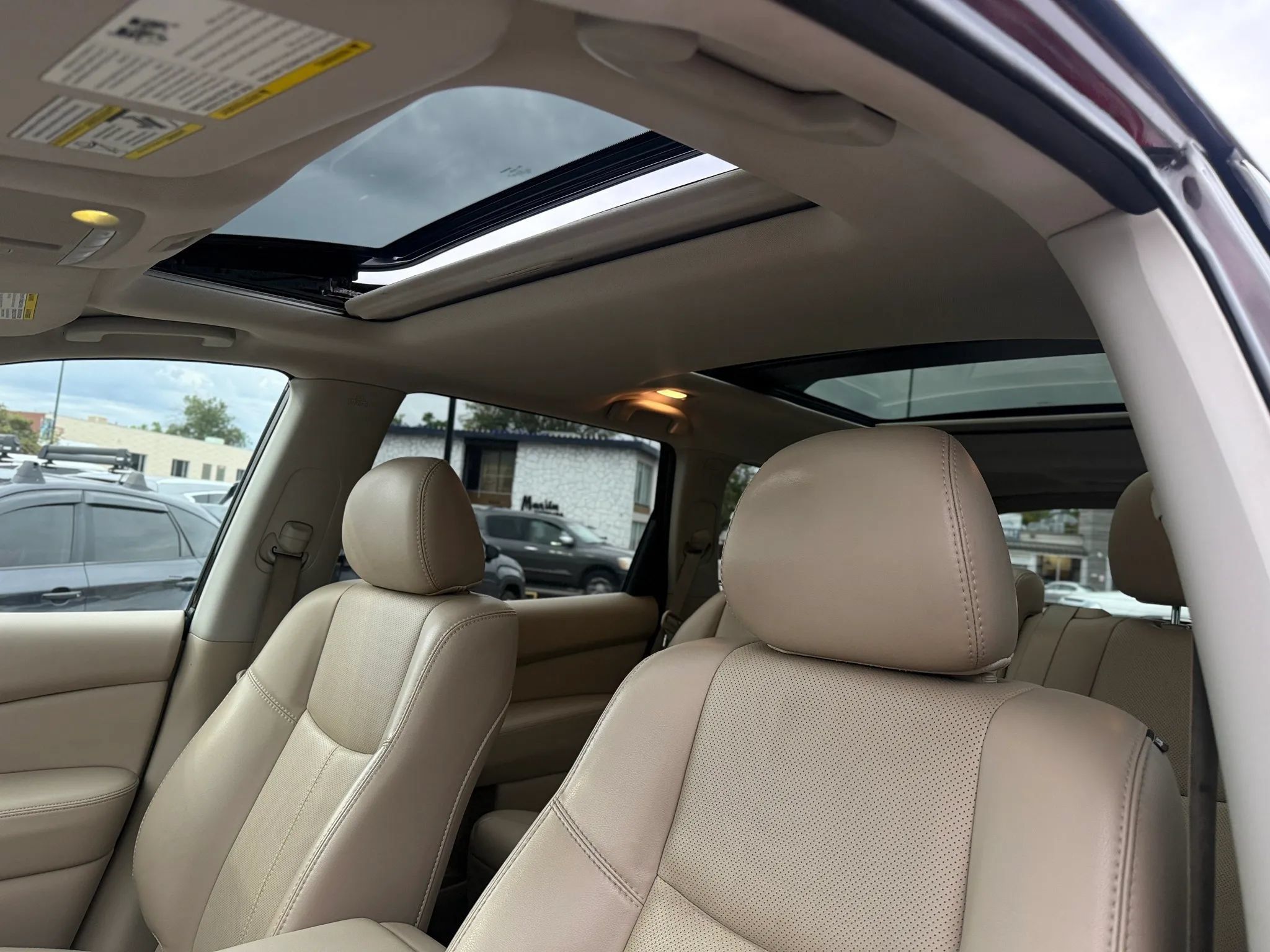 Used 2020 Nissan Pathfinder Platinum AWD/4WD image 13