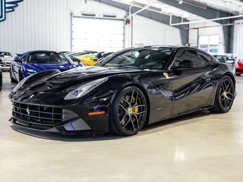 Used 2015 Ferrari F12 Berlinetta RWD image 2