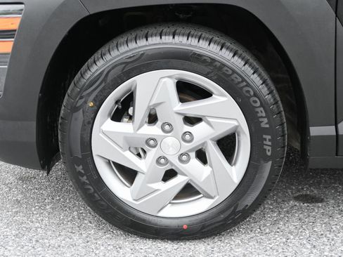 Used 2024 Hyundai Kona SE FWD image 15