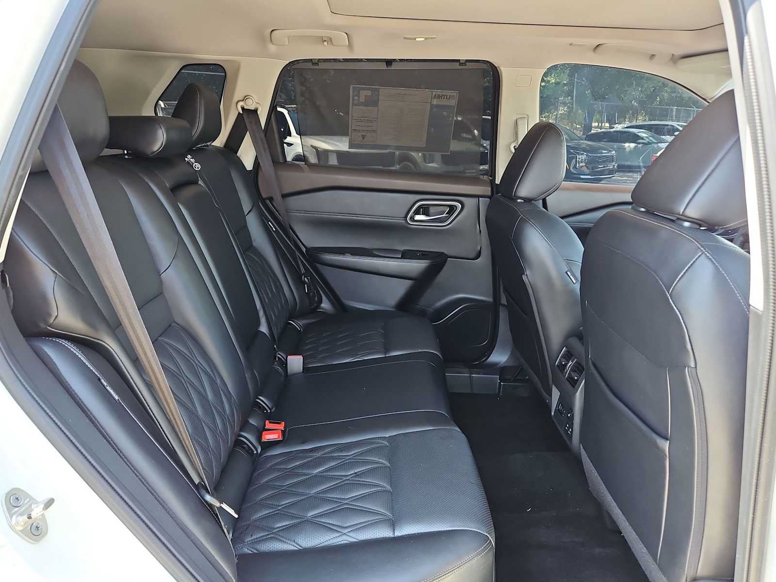 Used 2023 Nissan Rogue Platinum w/ Platinum Premium Package FWD image 21