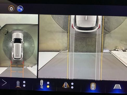 New 2026 Chevrolet Equinox LT w/ Convenience Package II FWD image 17