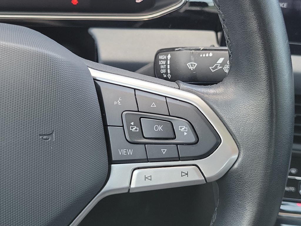 Used 2025 Volkswagen Jetta Sport FWD image 33