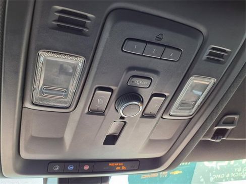 Used 2022 Chevrolet Tahoe High Country image 17