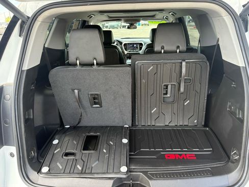 Used 2023 GMC Acadia SLT w/ Technology Package image 54
