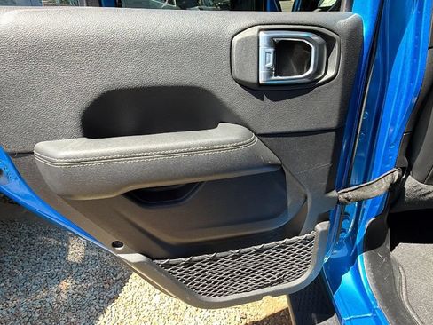 Used 2021 Jeep Wrangler Unlimited Sahara AWD/4WD image 13