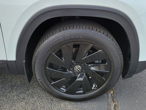 Certified 2025 Volkswagen Atlas SE w/ Panoramic Sunroof Package image 46