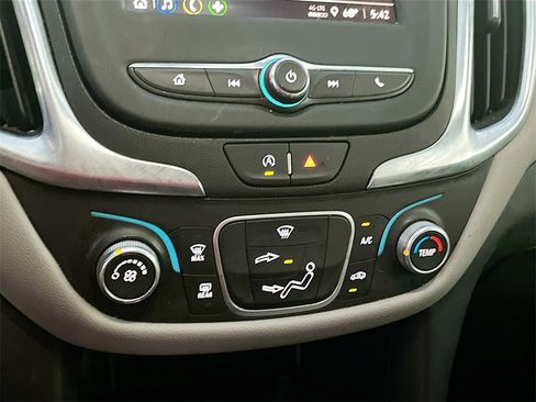 Used 2022 Chevrolet Equinox LS w/ LS Convenience Package image 15