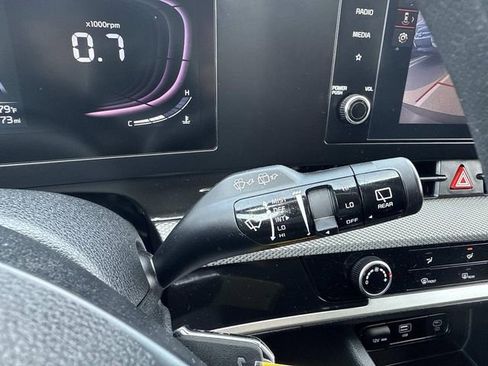 Used 2024 Kia Sportage LX image 34