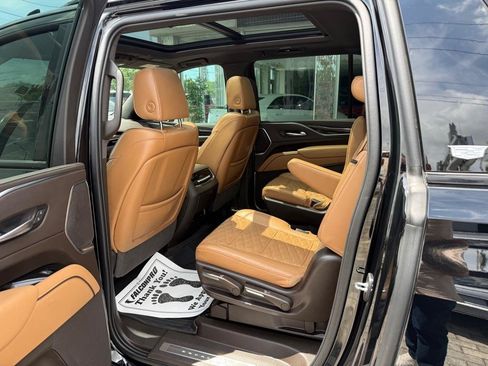 Used 2022 Cadillac Escalade ESV Sport w/ Touring Package AWD/4WD image 37