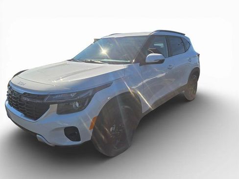 New 2026 Kia Seltos EX image 8