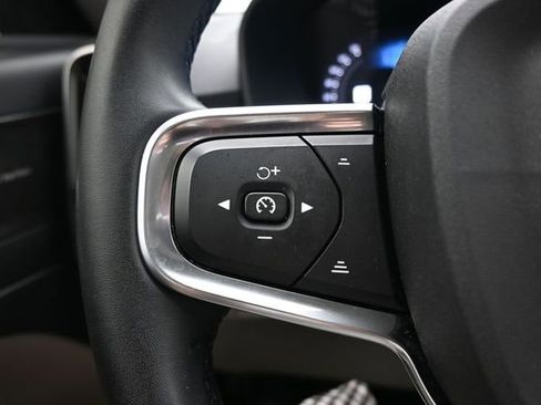 Used 2023 Volvo XC40 B5 Plus w/ Driver Assist Package AWD/4WD image 26