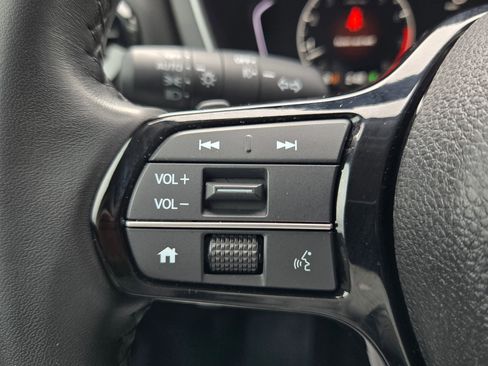 Used 2025 Honda Pilot Touring image 24