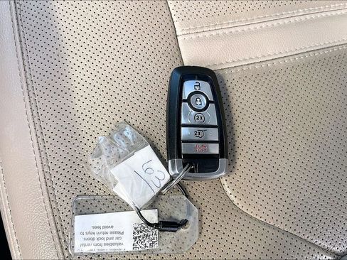 Used 2024 Ford Expedition Limited RWD image 10