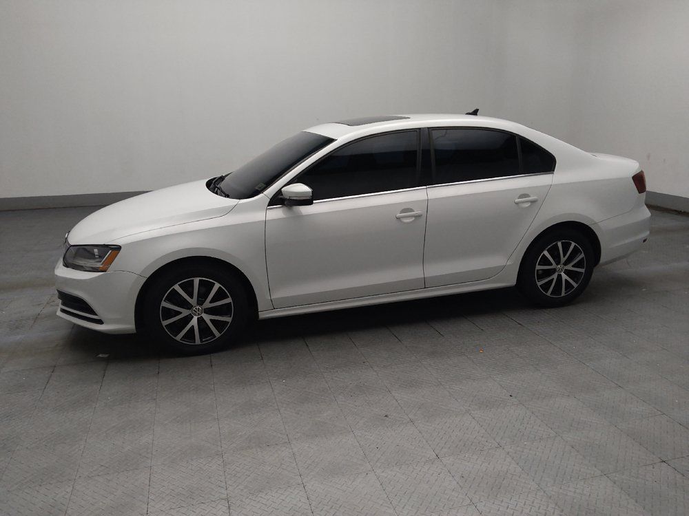 Used 2017 Volkswagen Jetta SE FWD image 2