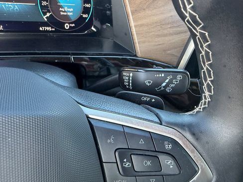 Used 2025 Volkswagen Atlas SE FWD image 19
