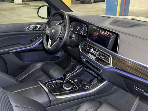 Used 2023 BMW X5 xDrive40i w/ Premium Package image 9