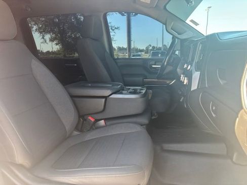 Used 2022 GMC Sierra 2500 SLE w/ SLE Value Package; AWD/4WD image 13