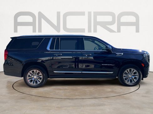 Used 2023 GMC Yukon XL Denali image 11