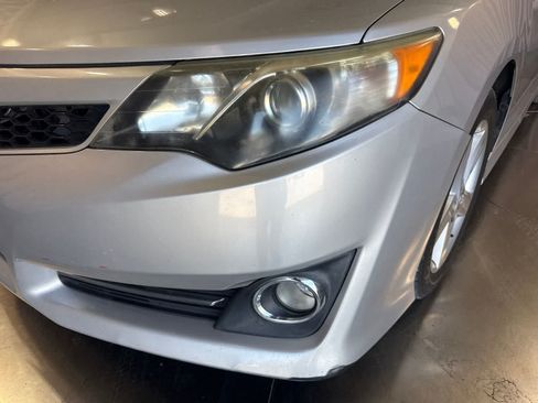 Used 2013 Toyota Camry SE FWD image 9