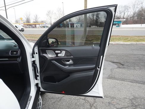 Used 2022 Mercedes-Benz GLS 450 4MATIC image 32