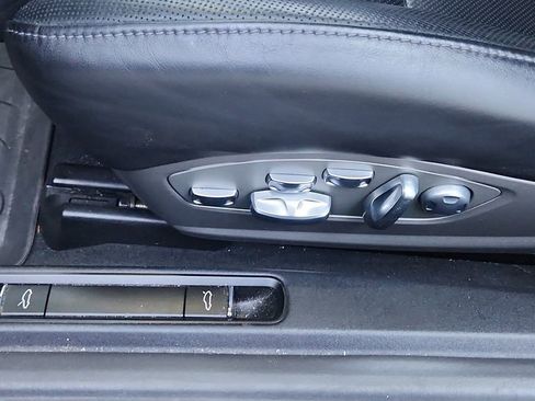 Used 2014 Porsche 911 Turbo S image 31