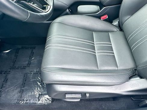 Certified 2025 Honda HR-V EX-L image 23