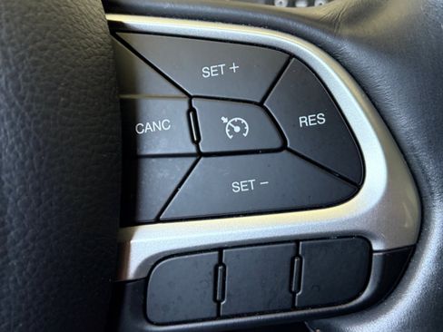 Used 2017 Jeep Compass Limited w/ Safe & Security Group AWD/4WD image 16