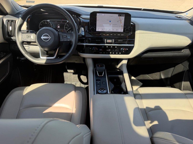 Used 2025 Nissan Pathfinder SL w/ SL Premium Package AWD/4WD image 12