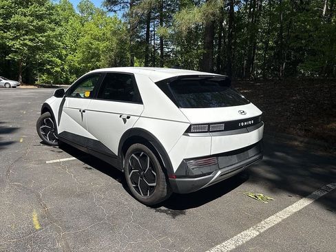 Used 2024 Hyundai Ioniq 5 SEL image 4