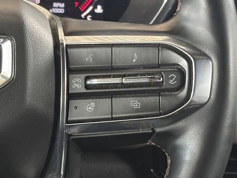 Used 2025 GMC Canyon Denali AWD/4WD image 12