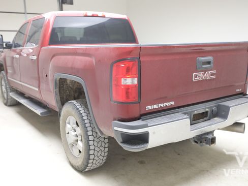 Used 2019 GMC Sierra 2500 SLT w/ Duramax Plus Package AWD/4WD image 3
