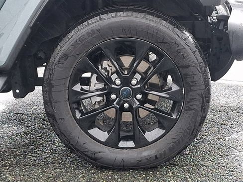 Used 2025 Jeep Wrangler Unlimited Sahara image 7