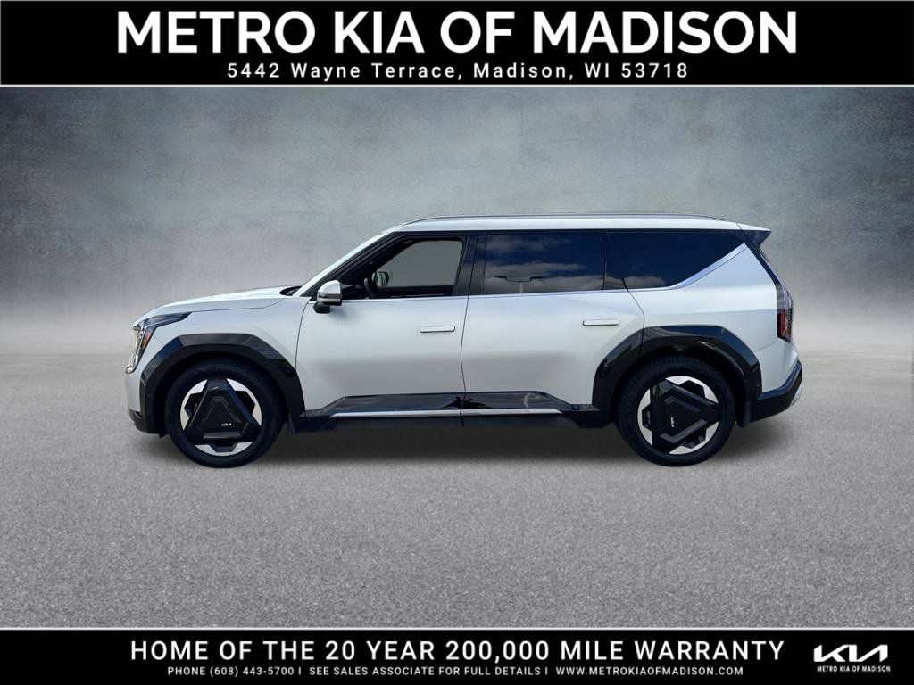 Used 2024 Kia EV9 Land AWD/4WD image 3